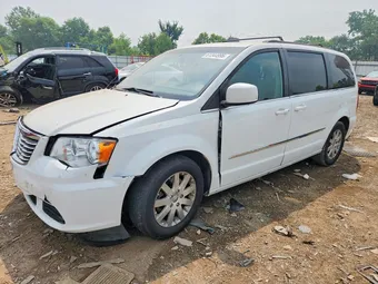 2016 Chrysler Town & Country 2C4RC1BG3GR175020