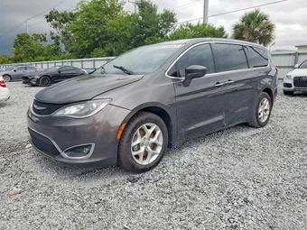 2018 Chrysler Pacifica 2C4RC1FG4JR126474