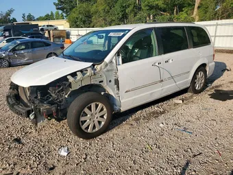 2015 Chrysler Town & Country 2C4RC1BG7FR707433