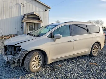 2017 Chrysler Pacifica 2C4RC1BG1HR608237 Lot 47895726