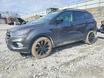 2018 Ford Escape 1FMCU9HD1JUC56392
