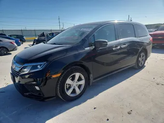 2018 Honda Odyssey 5FNRL6H7XJB003882