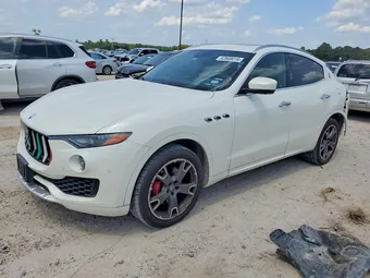 2017 Maserati Levante ZN661XUL9HX260659