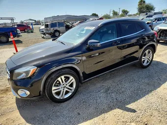 2018 Mercedes-Benz GLA-Class WDCTG4GBXJJ503743
