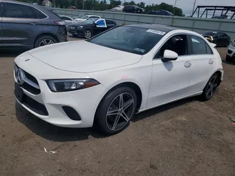 2019 Mercedes-Benz A-Class WDD3G4FB0KW000644