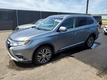 2018 Mitsubishi Outlander JA4AD3A35JZ000585
