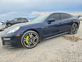 2016 Porsche Panamera WP0AD2A72GL040623