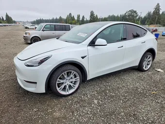 2023 Tesla Model Y 7SAYGDEE2PF617456