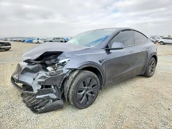 2024 Tesla Model Y 7SAYGDED8RF211336