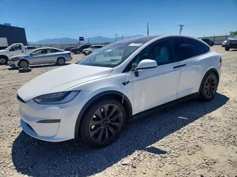 2022 Tesla Model X 7SAXCBE68NF331810