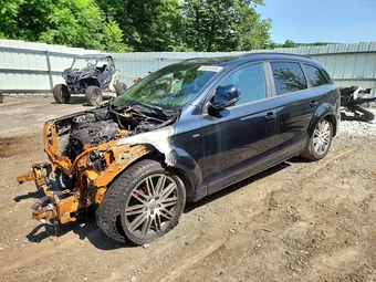 2015 Audi Q7 WA1WMAFE7FD032821