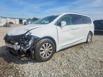 2019 Chrysler Pacifica 2C4RC1BG1KR626194