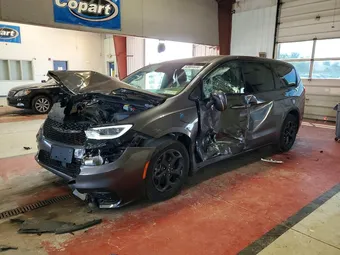 2022 Chrysler Pacifica Hybrid 2C4RC1L71NR126880