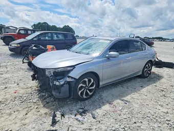 2016 Honda Accord 1HGCR3F82GA021102