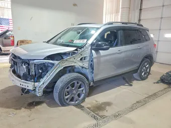 2024 Honda Passport 5FNYF8H69RB004572