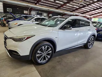 2017 Infiniti QX30 SJKCH5CR3HA025992