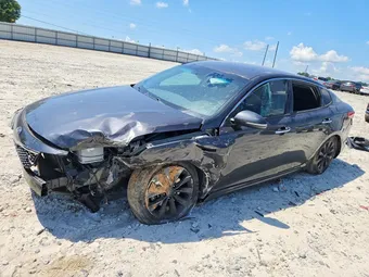 2018 Kia Optima 5XXGU4L33JG211046