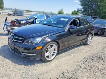 2015 Mercedes-Benz C-Class WDDGJ5HB9FG416584