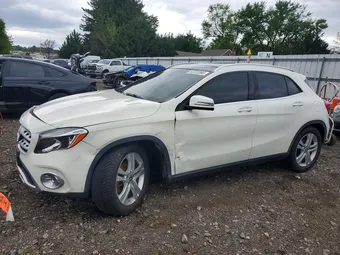 2018 Mercedes-Benz GLA-Class WDCTG4GB7JJ449267