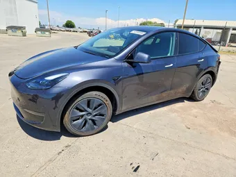 2024 Tesla Model Y 7SAYGDED9RF111519