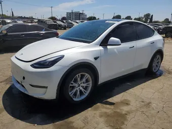 2024 Tesla Model Y 7SAYGDEE5RF081637