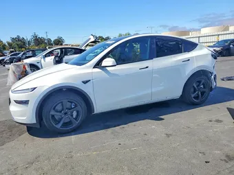 2026 Tesla Model Y 7SAYGDED0TF647783