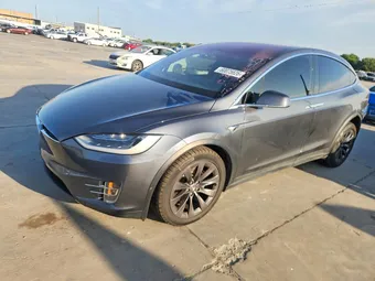 2018 Tesla Model X 5YJXCAE25JF117775
