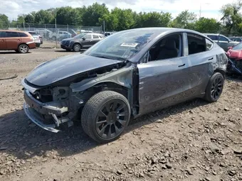 2023 Tesla Model Y 7SAYGDEE1PA192096