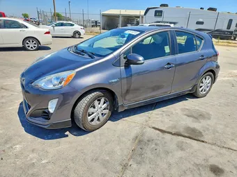 2017 Toyota Prius C JTDKDTB35H1597822