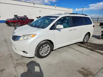 2015 Toyota Sienna 5TDYK3DC4FS566784