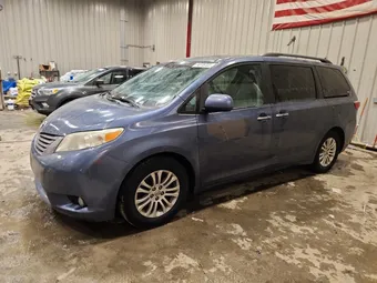 2015 Toyota Sienna 5TDYK3DC4FS575565