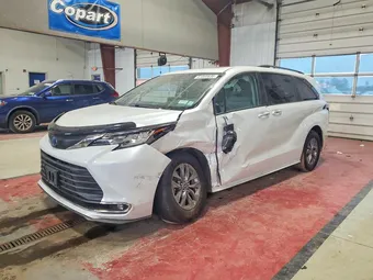 2023 Toyota Sienna 5TDYSKFC7PS079216