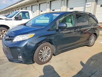 2019 Toyota Sienna 5TDYZ3DC0KS997001