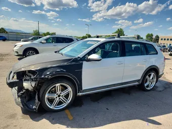 2017 Volkswagen Golf Alltrack 3VWM17AUXHM540857