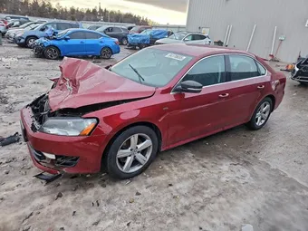2015 Volkswagen Passat 1VWAT7A30FC118695