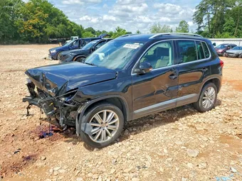 2016 Volkswagen Tiguan WVGAV7AX2GW553391