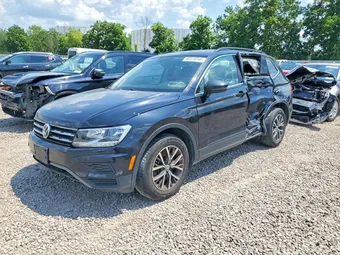 2019 Volkswagen Tiguan 3VV2B7AX9KM126978