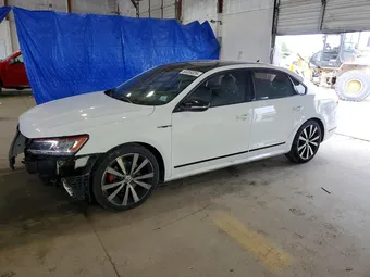 2018 Volkswagen Passat 1VWJM7A33JC038619