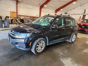2018 Volkswagen Tiguan WVGBV7AX4JK001782
