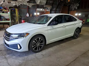 2024 Volkswagen Jetta 3VWBM7BU3RM083548