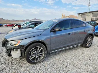 2016 Volvo S60 Cross Country YV4612UMXG2001278