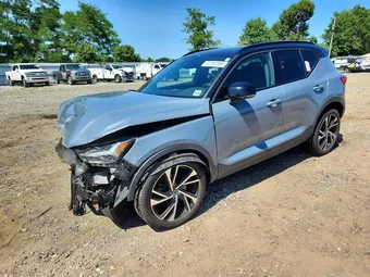 2021 Volvo XC40 YV4162UM7M2612487