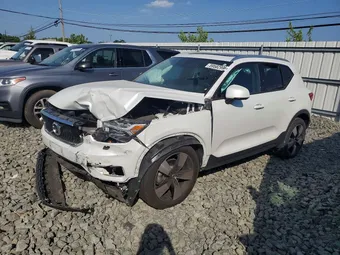 2021 Volvo XC40 YV4162UK2M2465235