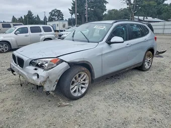 2015 BMW X1 WBAVL1C56FVY34079