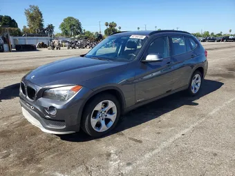 2015 BMW X1 WBAVM1C50FV317017