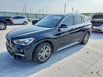 2017 BMW X1 WBXHT3Z30H4A53655