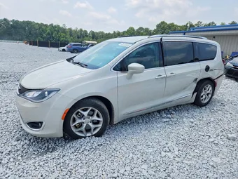 2017 Chrysler Pacifica 2C4RC1EG1HR669261