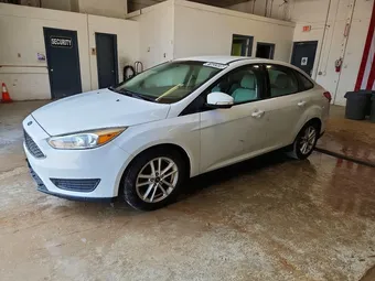 2015 Ford Focus 1FADP3F21FL328810