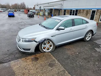 2015 Ford Taurus 1FAHP2E84FG182297