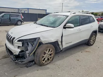2016 Jeep Cherokee 1C4PJLCS9GW126407